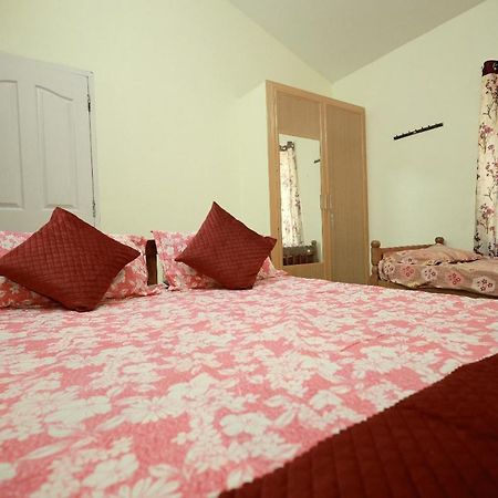 Toms Villa Along National Highway Thrissur At Nadathara Exterior foto